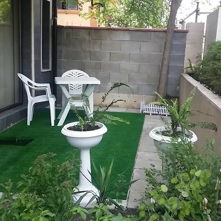 In The Center Of Sarafovo 公寓